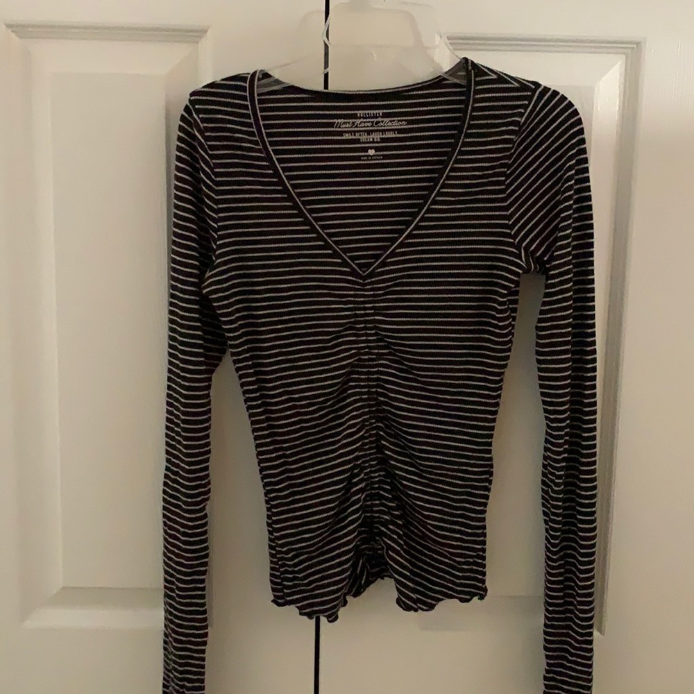 Hollister girls long sleeve tee size S